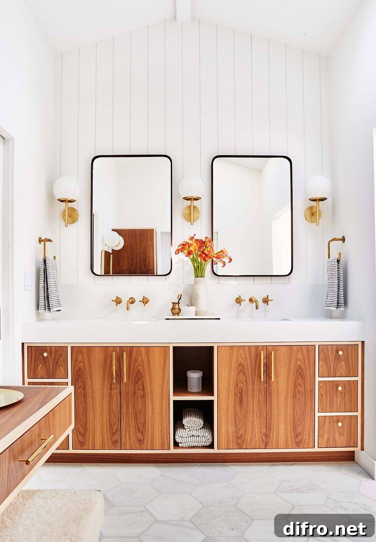 Wood and white Scandinavian bathroom