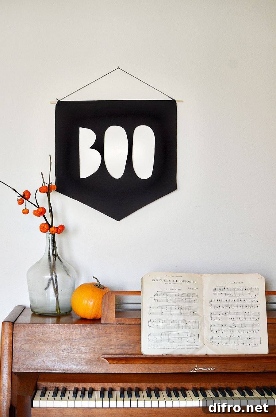 DIY BOO banner as a subtle Halloween decoration