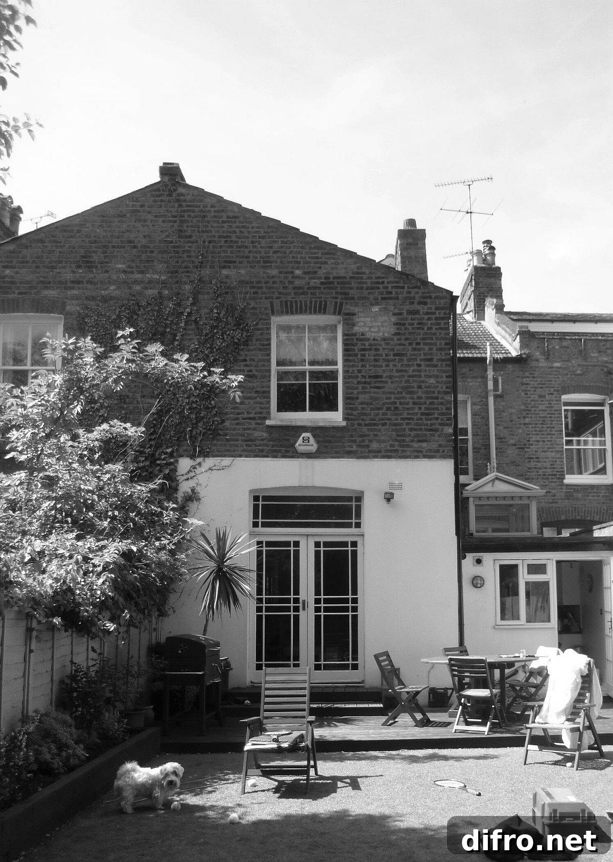 The old side return and backyard before the extension