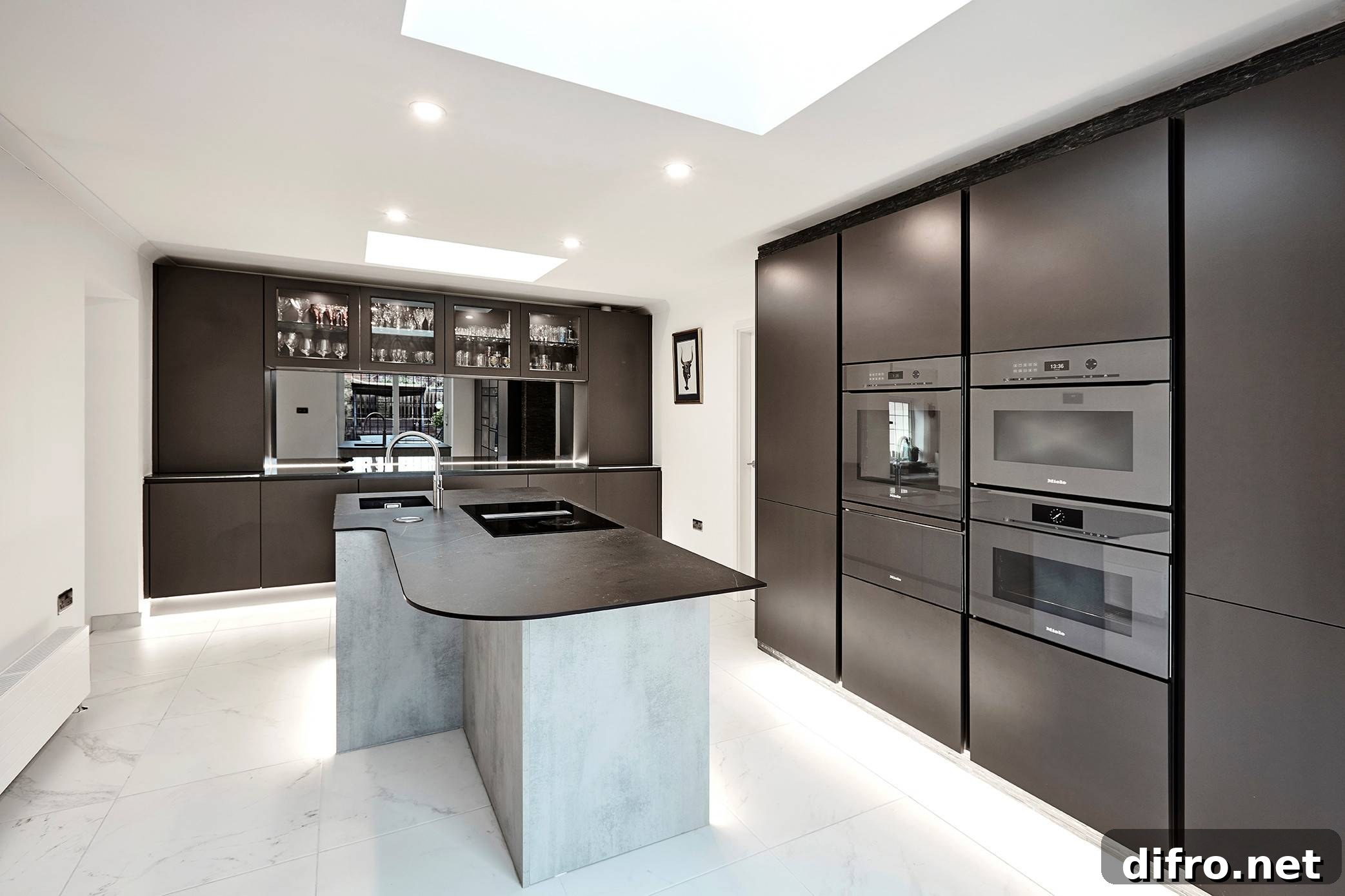 Concrete and anthracite kitchen