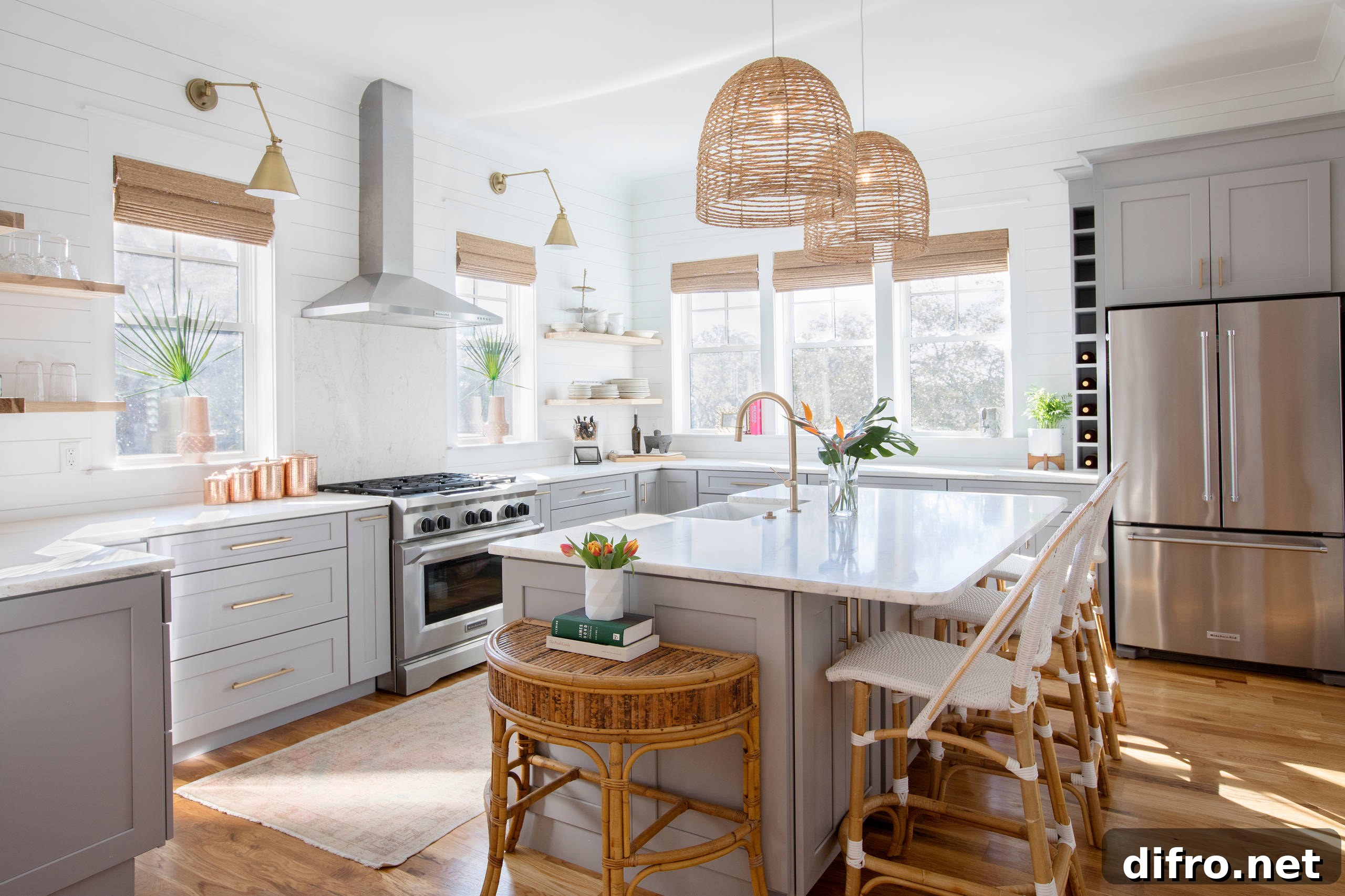 Relaxed coastal kitchen with tropical touches