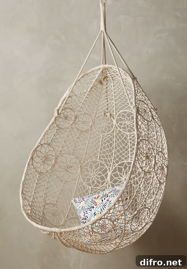 Hanging egg chair macramé with pillow
