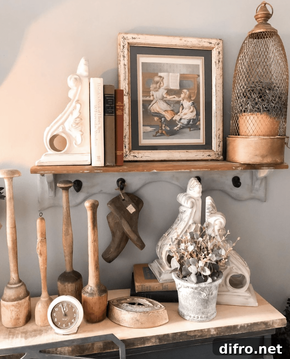 Wall with vintage artwork combined with modern decor