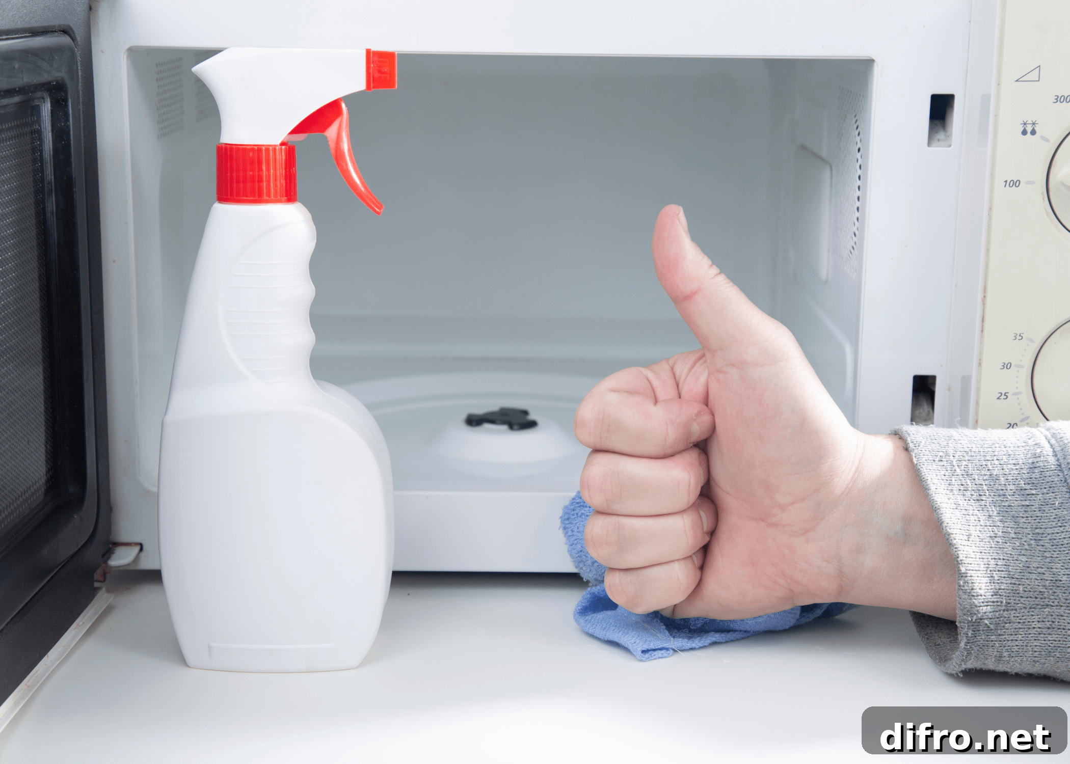 clean microwave thumbs up