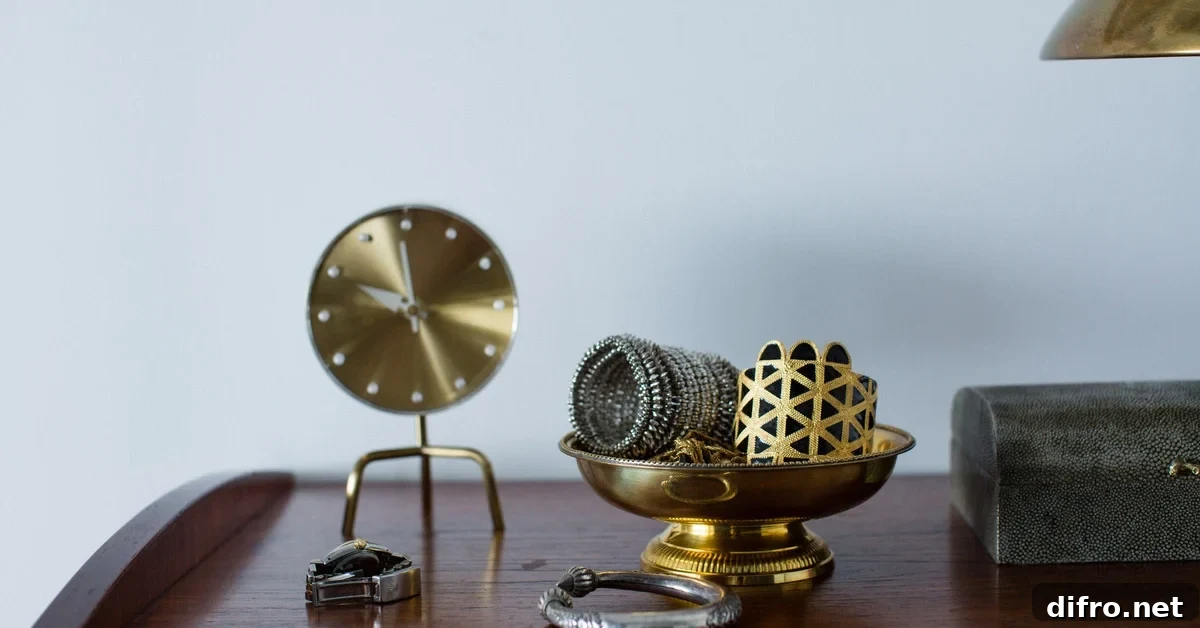 Brass and other metal decorative pieces. 