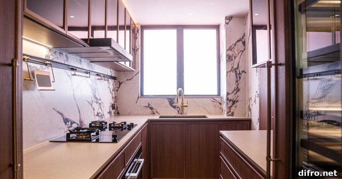 Example of a small closed kitchen 
