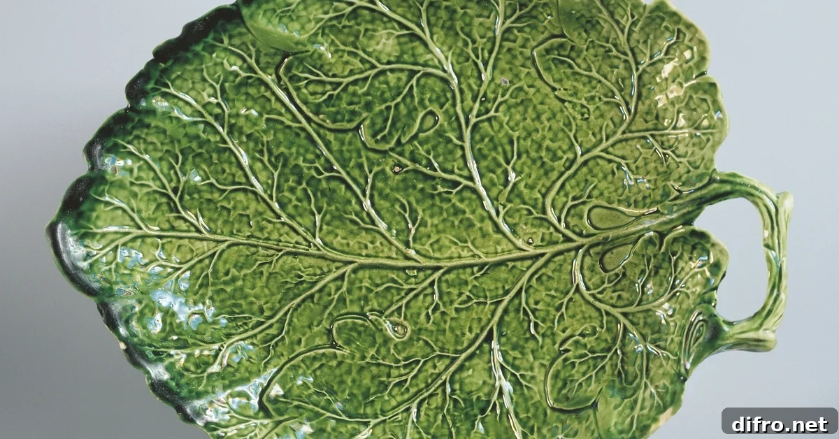 Leaf-shaped plate, 1760-1770, ceramic, Staffordshire manufacture. England, 18th century. 
