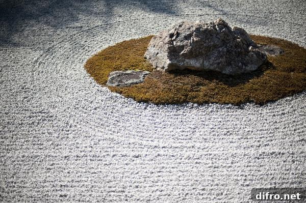 raked pebble patterns
