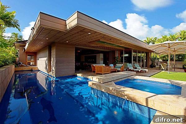 Luxurious villa with pool – South Pacific style