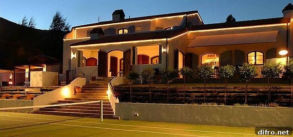 South Pacific luxury villa with tennis court