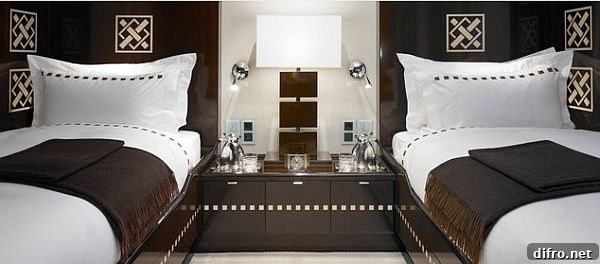 stunning guest room design with twin beds