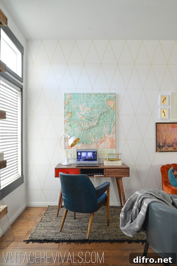 Gold permanent marker wall design