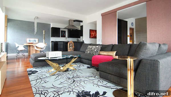 Gray and gold tones in a modern living room