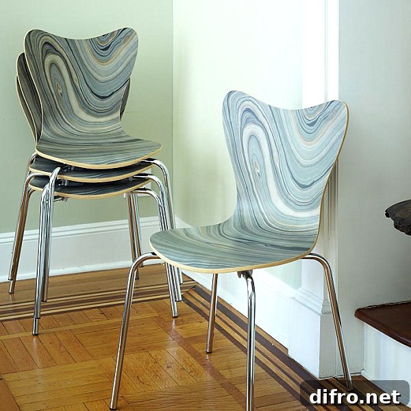 Chair with marbleized effect