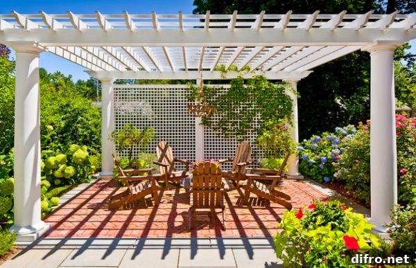 Picture-perfect pergola offers ample privacy - You might never want to leave this one!