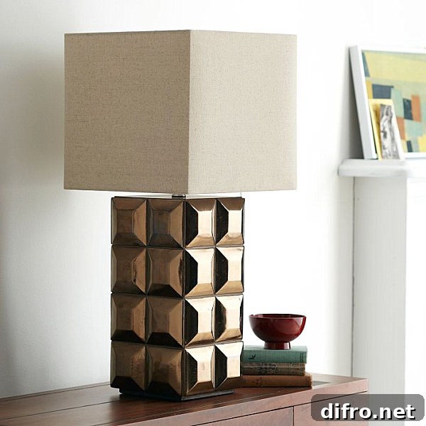 Tiled table lamp with a bronze finish
