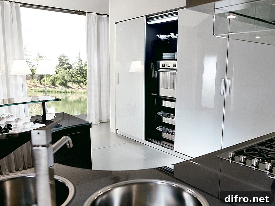 Sleek contemporary kitchen in blacka nd grey