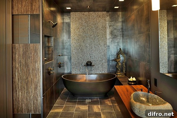 Flowing water feature adds to the beauty of the bathtub