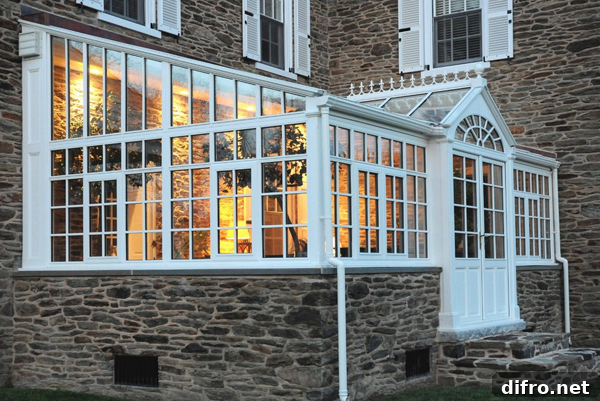 Craftsman Green house porch 3