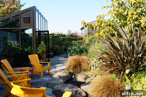 Modern Greenhouse sunroom