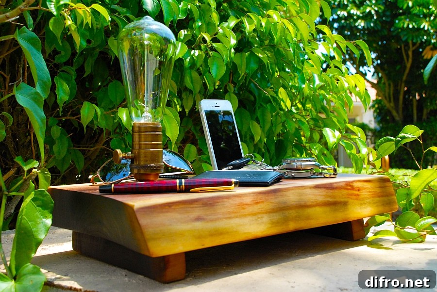 Vintage-style brass socket with Edison Bulb of TimberHarmony