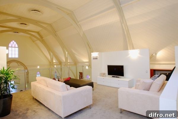 Mezzanine and study overlooking the living area